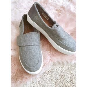 Women’s Toms